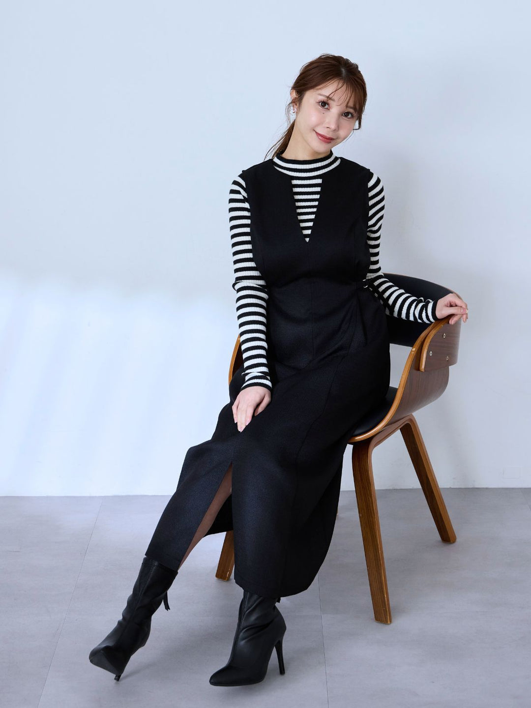 ポリニージャンパースカート：ブラック│胸が大きな女性のための