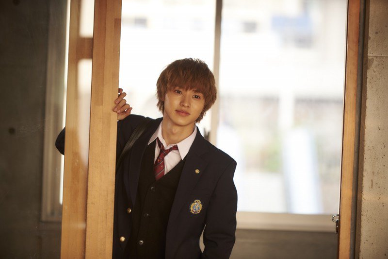 エリカの教室まで来てエリカを呼びに来た恭也。 普段はオラオラなのに