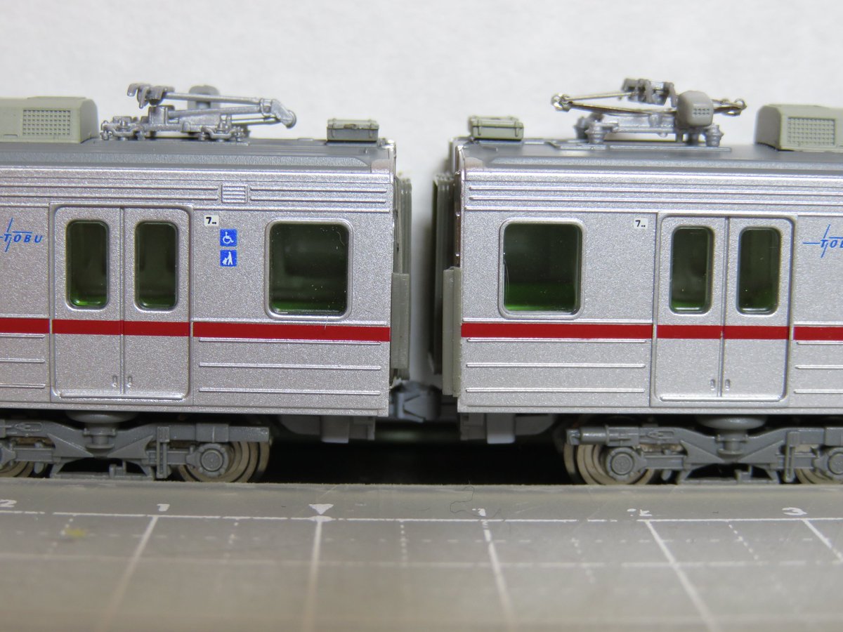 てか今知ったんだけど、マイクロの東武20000と20070、ドア寸法の違い