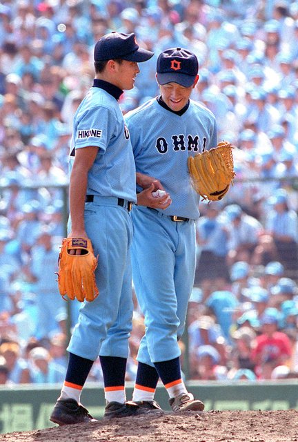 高校野球を見る時に各校のユニフォームに注目しながら見ていると、また