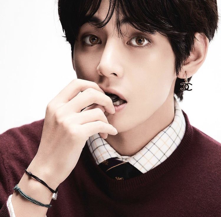 テテが着けてるシルバーロックイットシリーズのブレスレット。ルイ