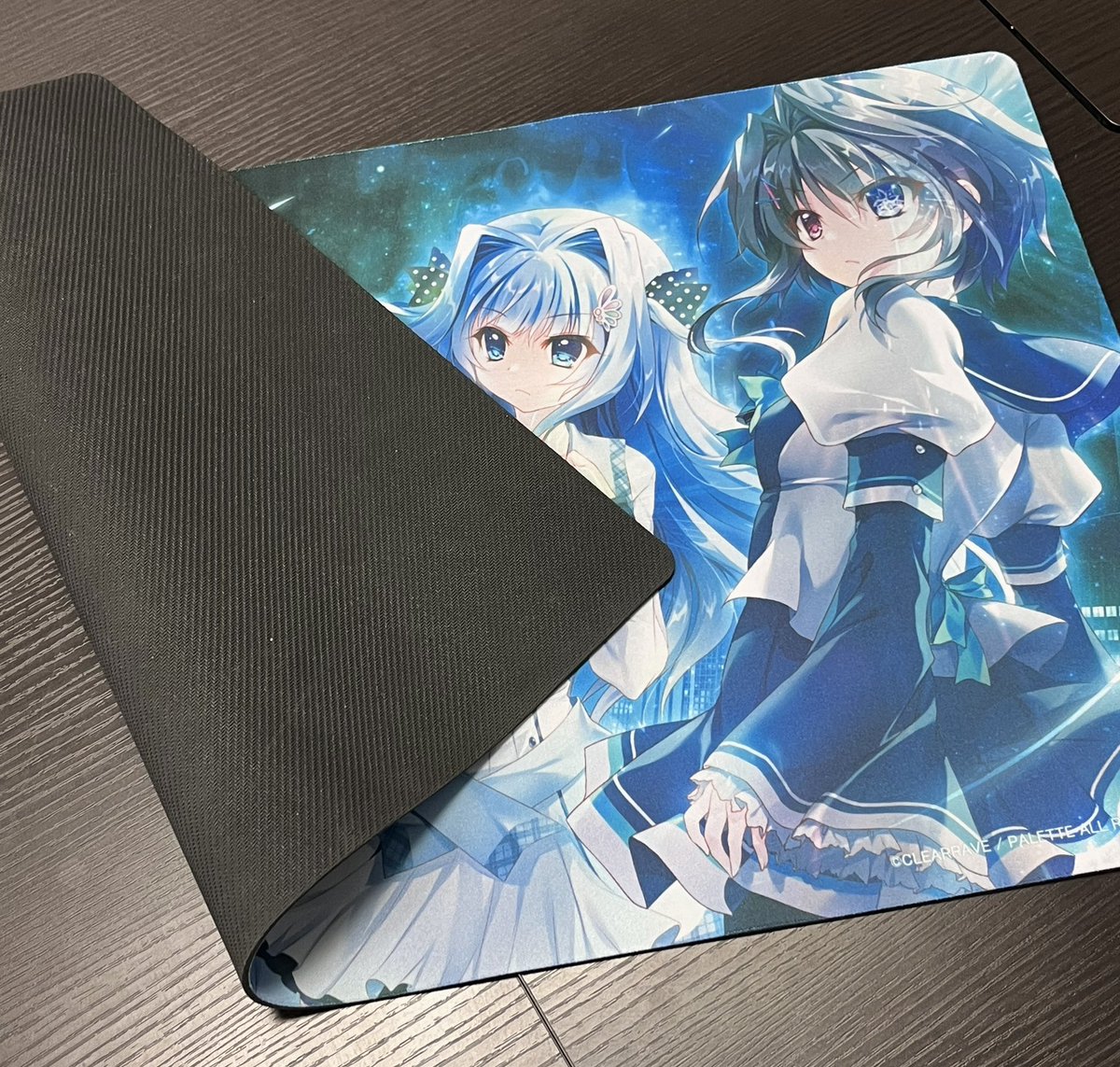 C102 ぱれっとブースでは 『9-nine-』ラバーデスクマットを販売します