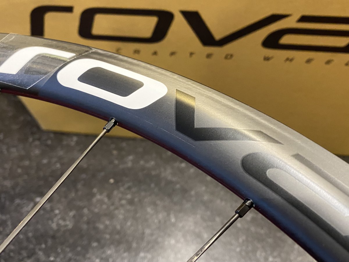 ROVAL RAPIDE CLX ホワイトロゴを納品させて頂きました 即納可能な