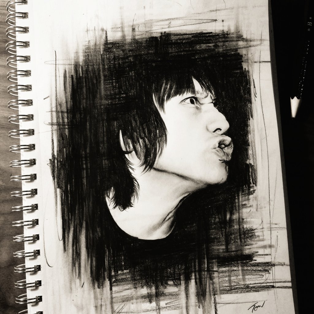 アナログ絵で魅せてみよ 鉛筆とシャーペンで絵を描いてます。 似顔絵