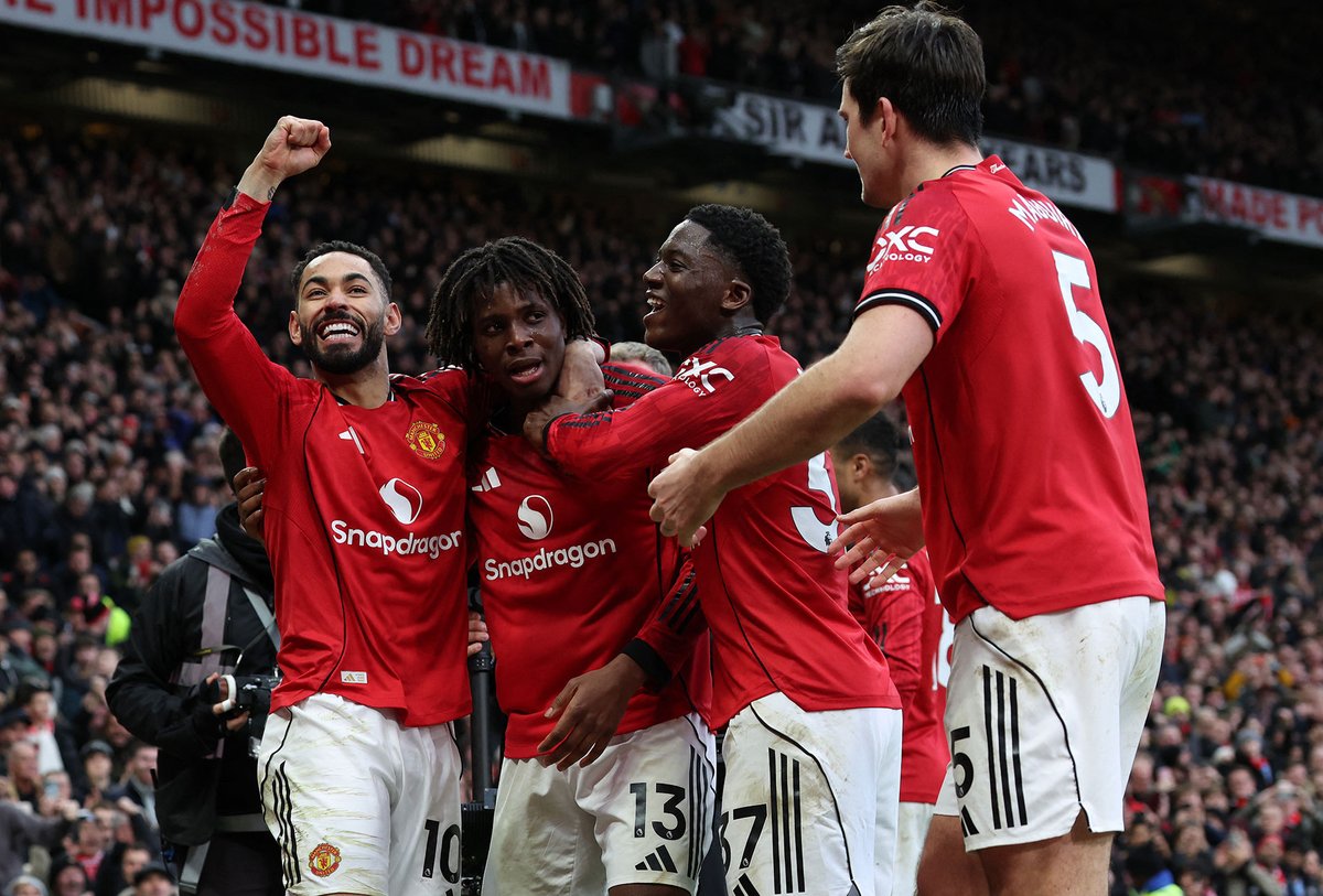 マンチェスター・ユナイテッド 1999-00トレブル記念 新品タグ付き