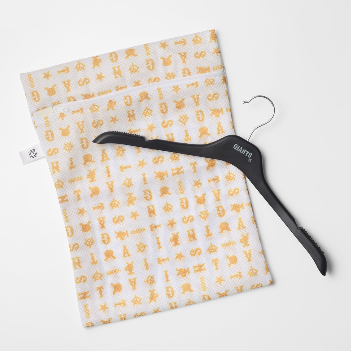 レプリカユニホームの購入者を対象に、 嬉しい特典が数量限定で付いて