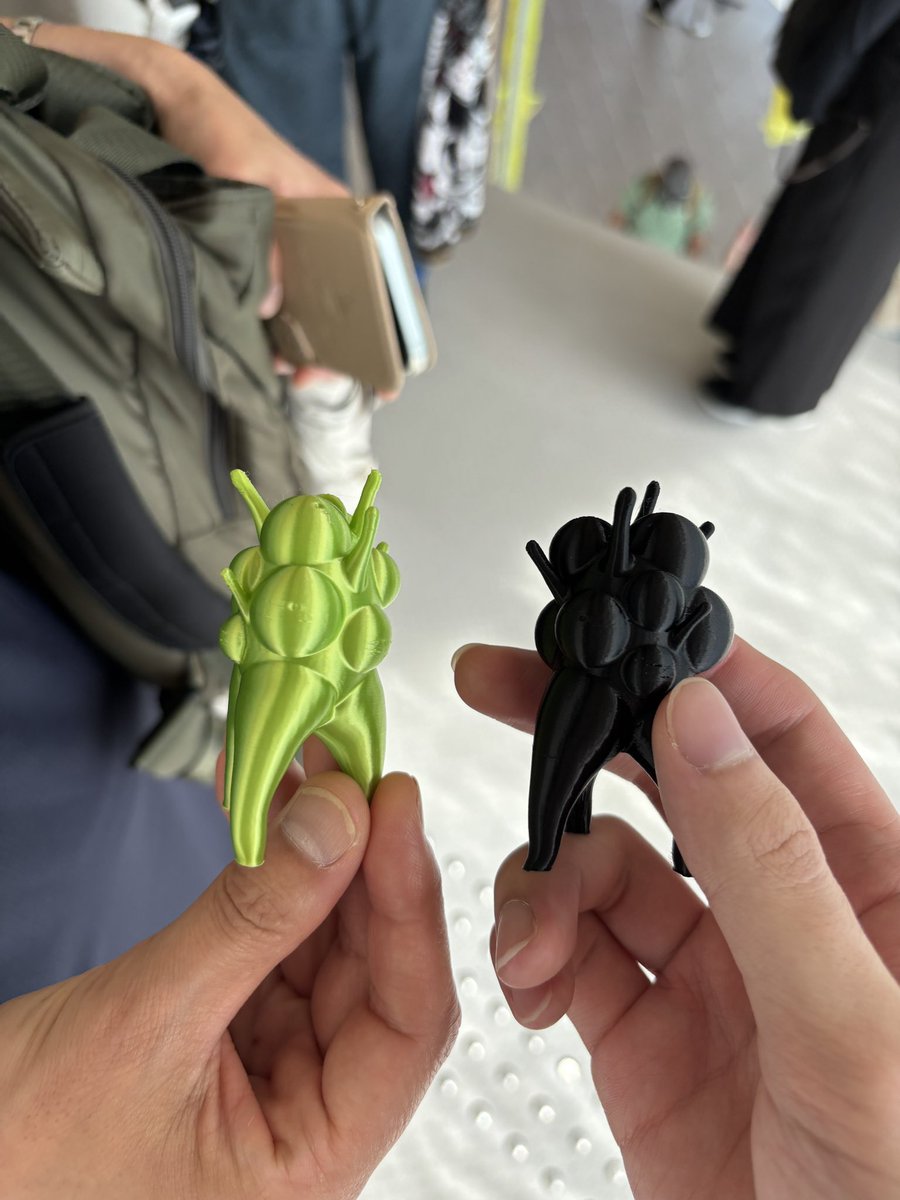 万博チェコパビリオンでレネのフィギュアゲット！まさか黒もあるとは