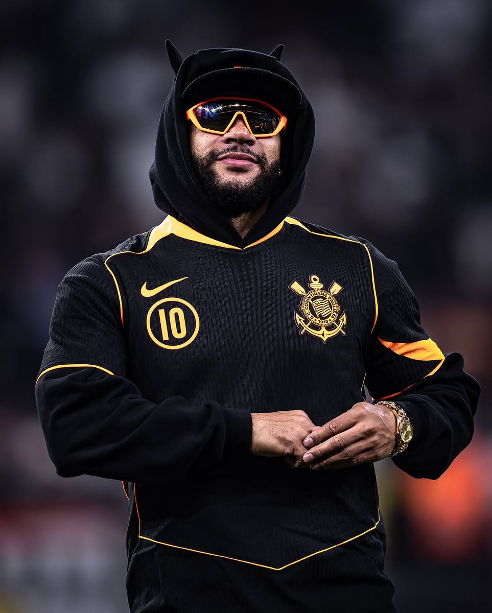 Memphis Depay in Corinthians 2025/26 Third Kit.