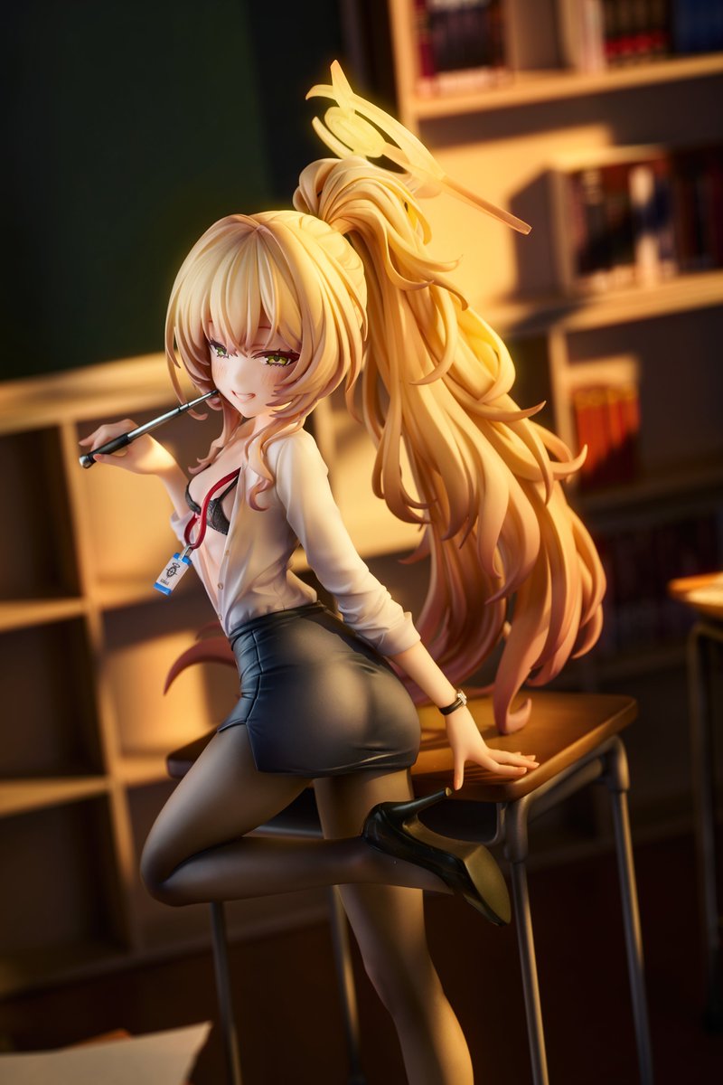 ブルーアーカイブ ニヤニヤ教授 WF2025S【 5-31-01】 1/6 スケール