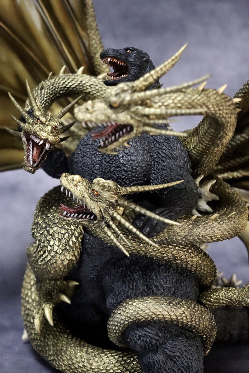 酒井ゆうじ造型工房 ゴジラVSキングギドラ(巻きギドラ)」完成。 依頼者