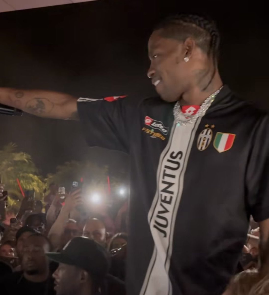 Travis Scott wearing the Juventus 2001/02 Lotto Juventus training