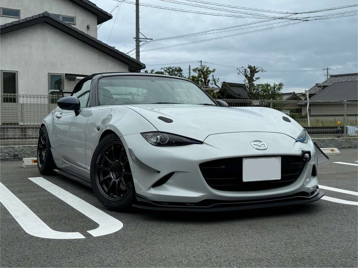 rays ze40 16インチ8j 28の装着写真を 頂きました。カッコイイですね