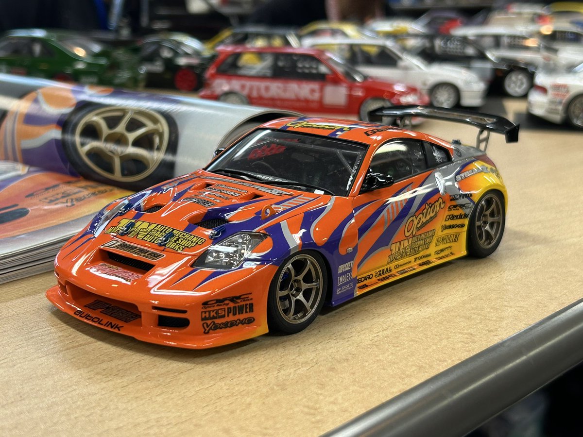 山猫さんのオプションストリームZはタミヤのZ33(ノーマル!)をベースに