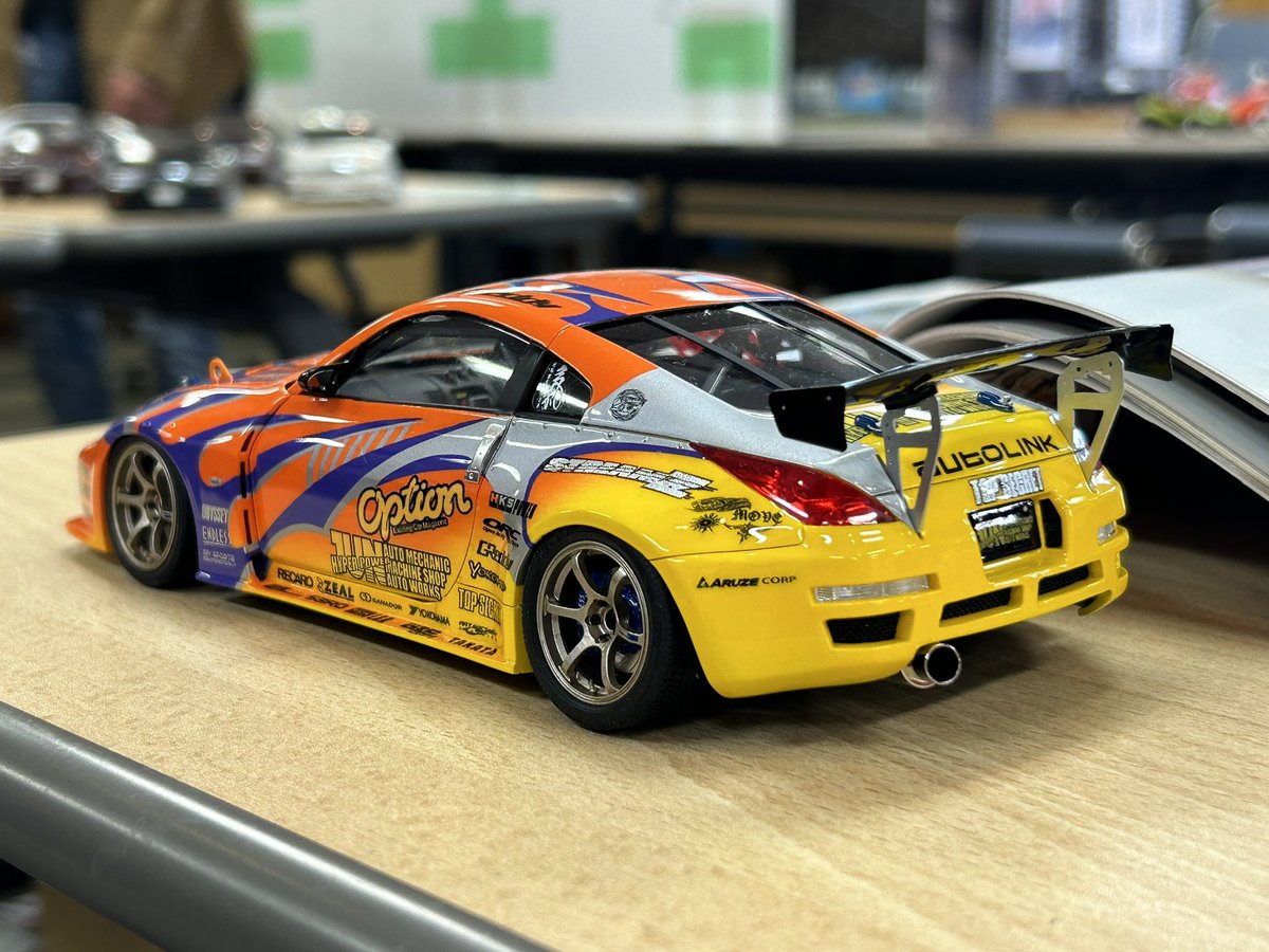 山猫さんのオプションストリームZはタミヤのZ33(ノーマル!)をベースに