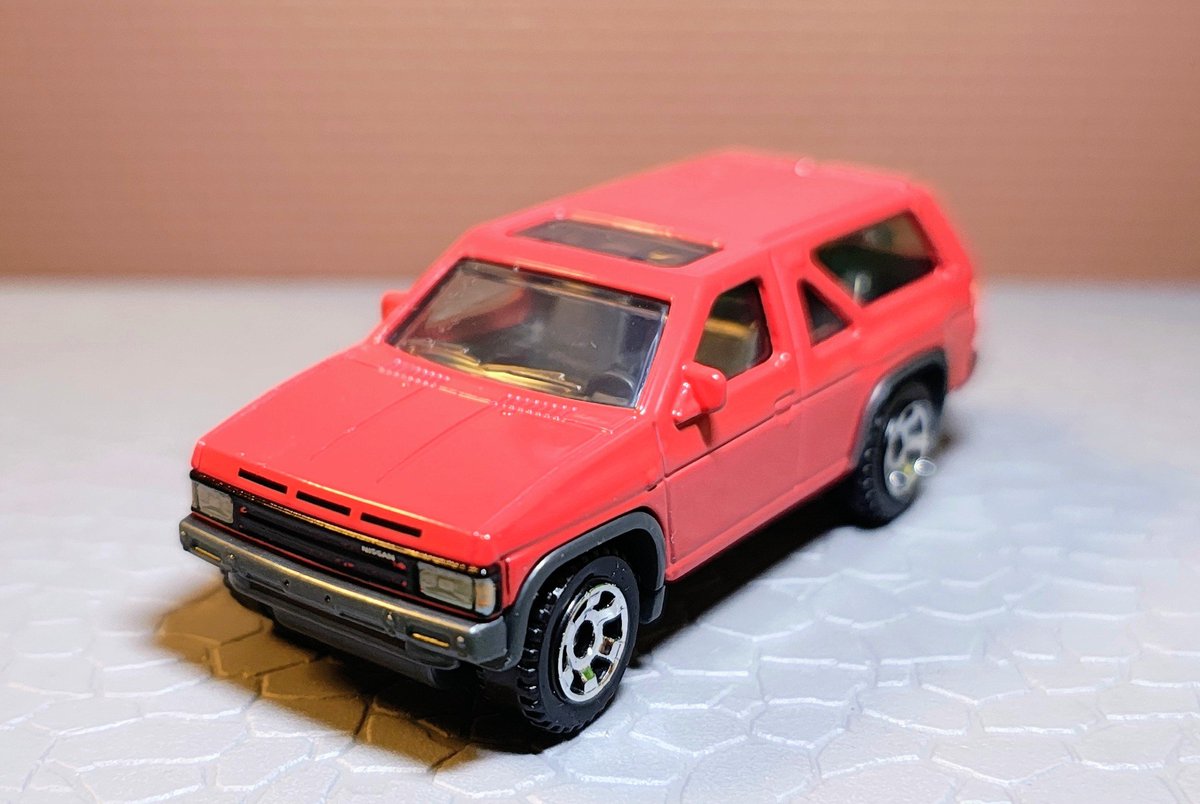 マッチボックス 1985 NISSAN PATHFINDER 日本で販売されていた 初代
