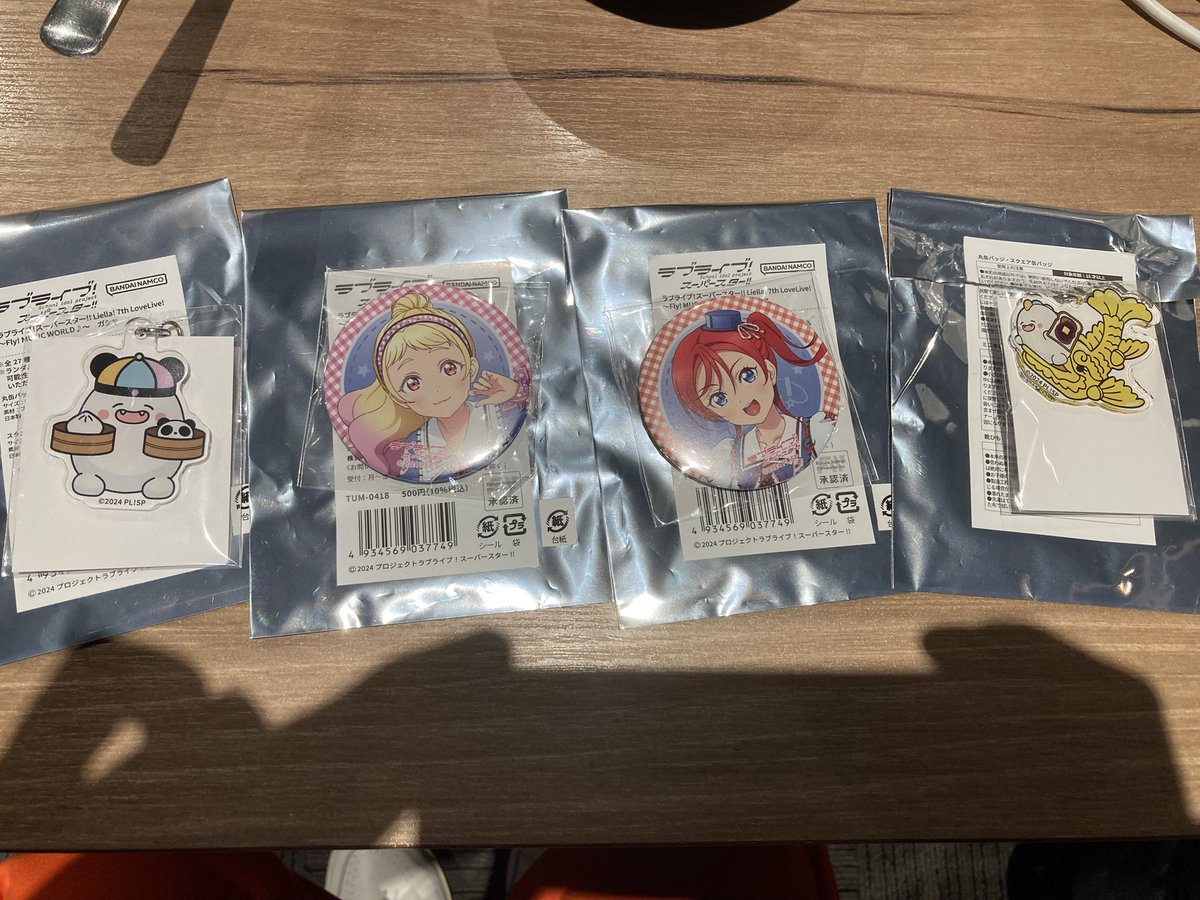 Liella!7thガシャ交換希望 譲:缶バッジ米女メイ、鬼塚夏美 ゆいがおー