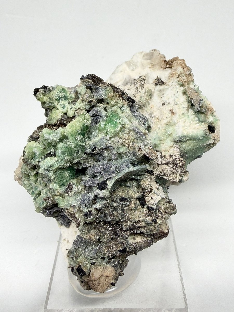 Fluorite from Poudrette Quarry, Mt. St. Hilaire, Canada MSH産