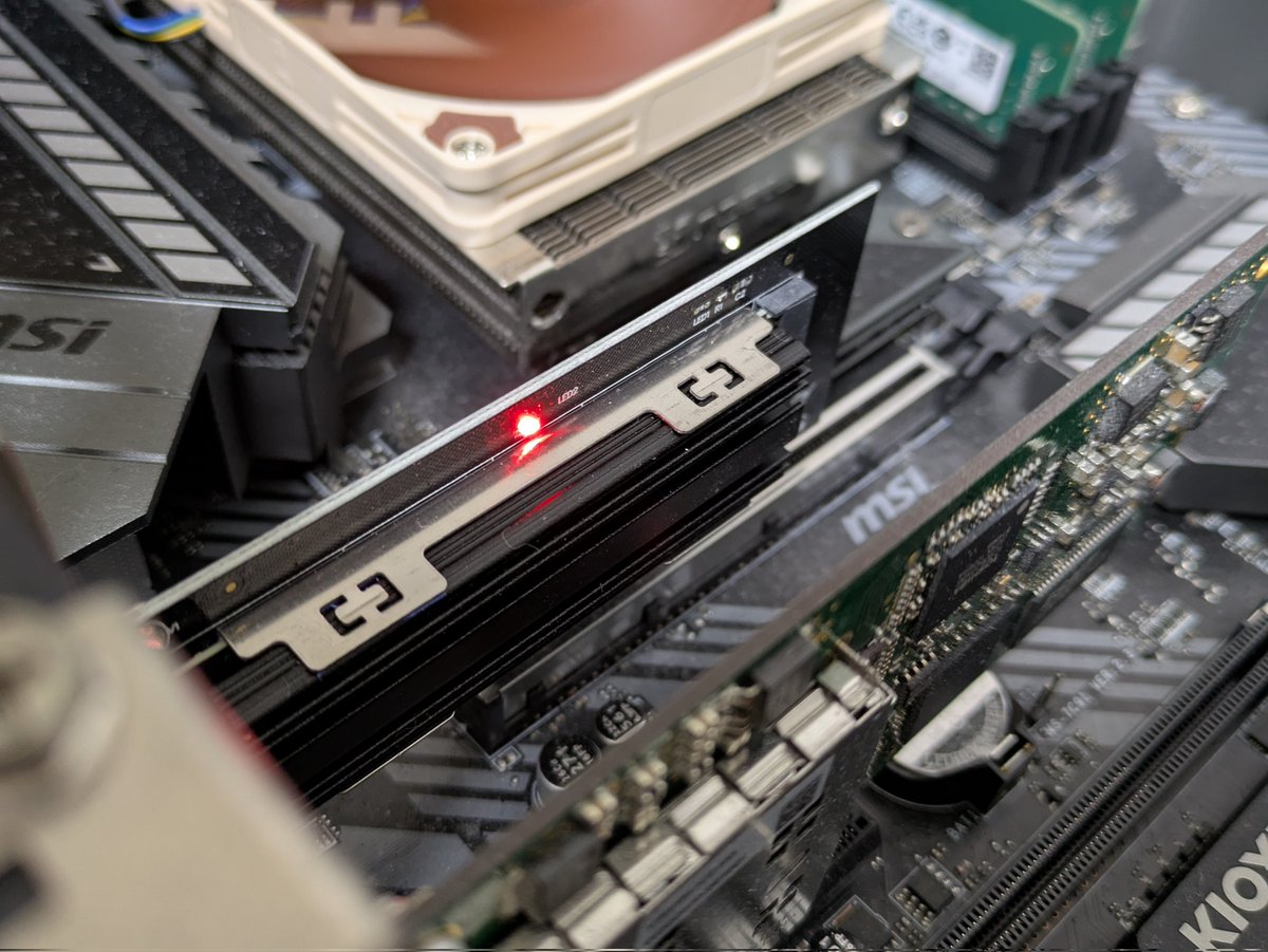 壊れたHDDに代わりまして