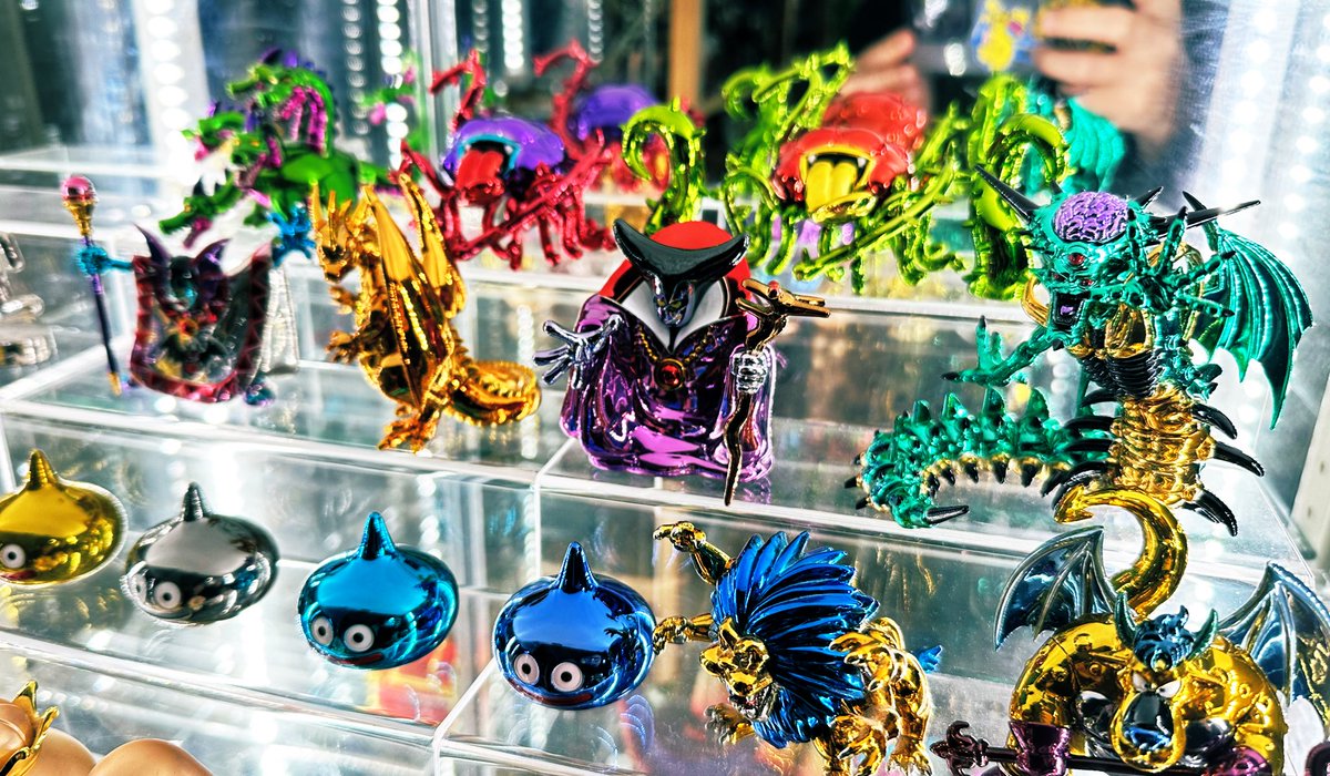 以前さなだっちさんとの動画で紹介した地球家具さんのコレクション