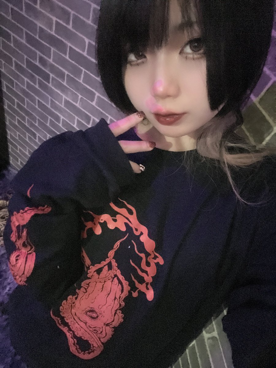 いるノス しもんちゃんと。私は終電まで。 ぴんくチャンのTシャツだ