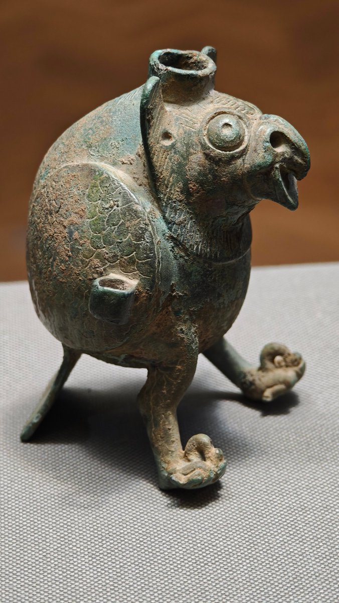 資料 中村隼人さん □妙心寺展 古代中国の青銅器の鼎(てい)などを模