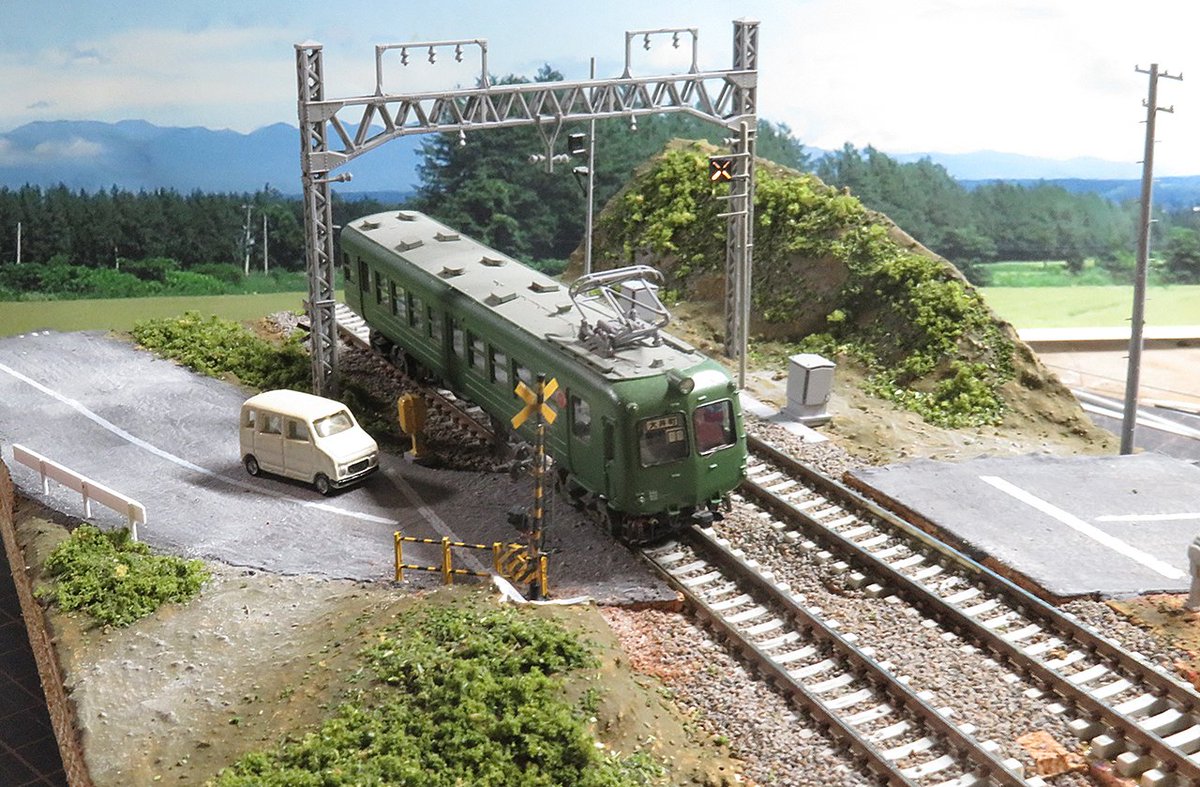 踏切動作反応灯もうひとつ追加して雰囲気みてます。 カーブ区間なので