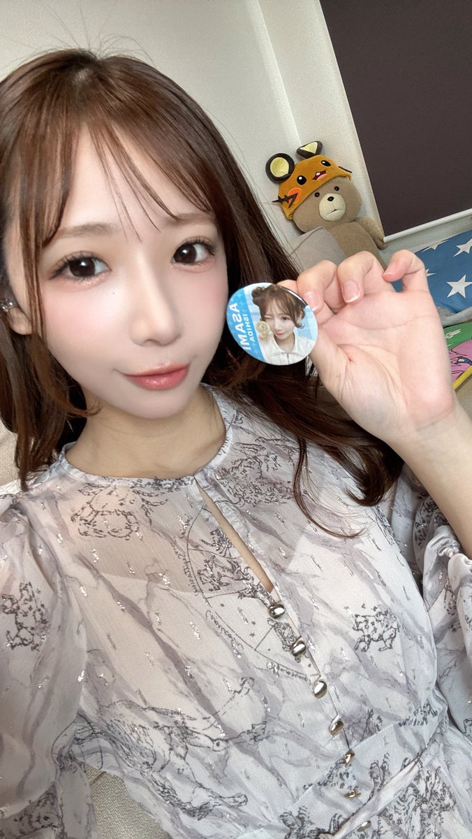 缶バッジはgetしてくれたかな？？ ブルーにキャンディーに好きな服