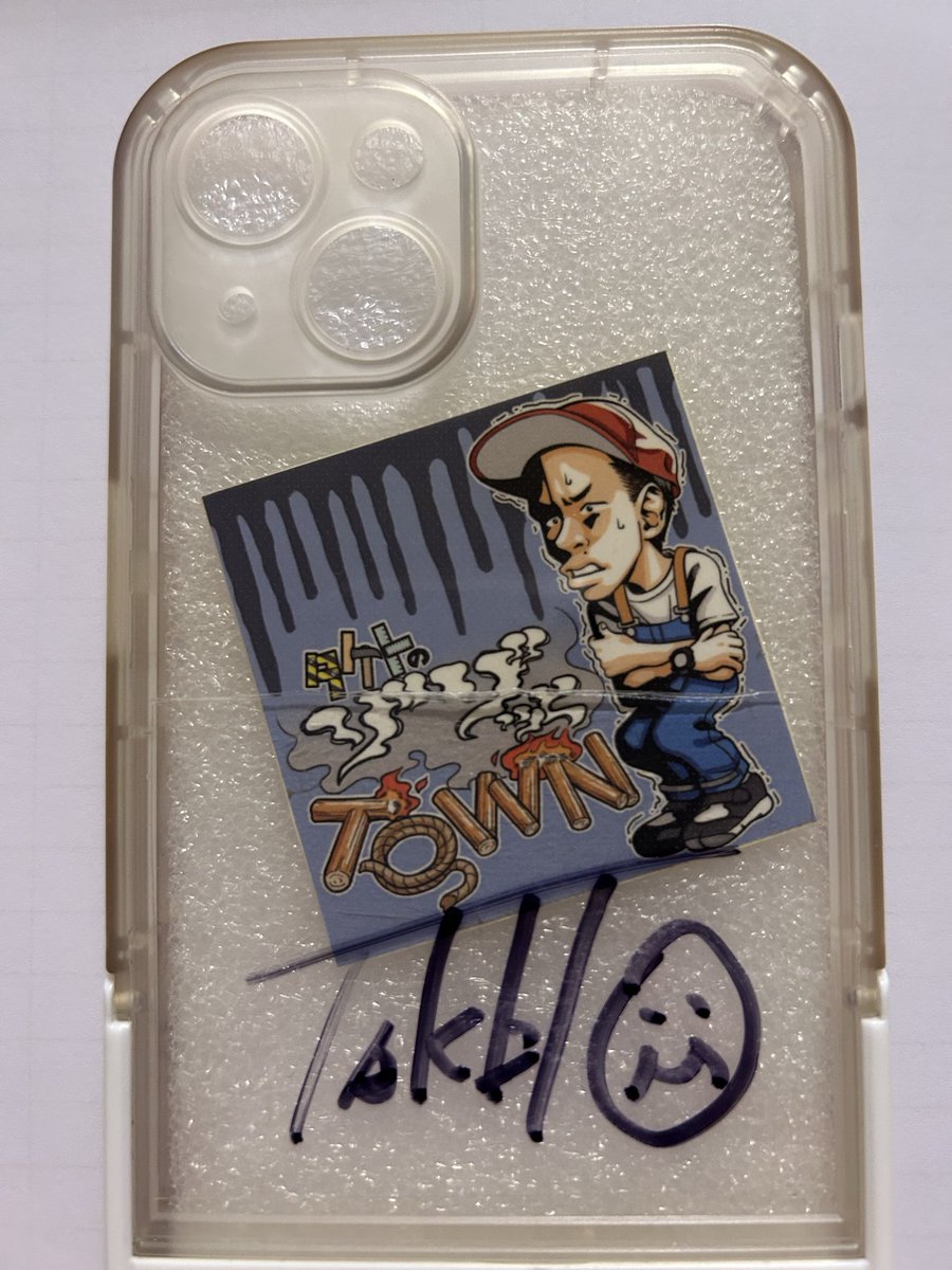 2/23に機種変する。 スマホケースともお別れ🥲 タケト町長にサイン書い