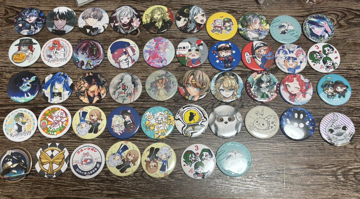 とりまくる缶バッジ47個 一番買ったんじゃない？！ #スツうさ行ってき