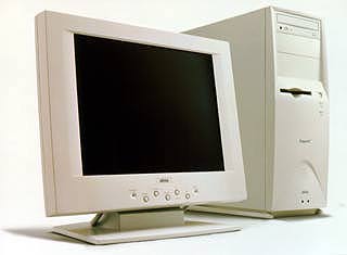 アキア、Mac OS搭載デスクトップ機「MicroBook Power」2モデルを発表