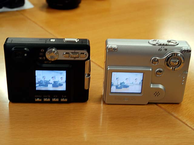 ミノルタ、実売3万円の屈曲光学系デジカメ「DiMAGE X20」