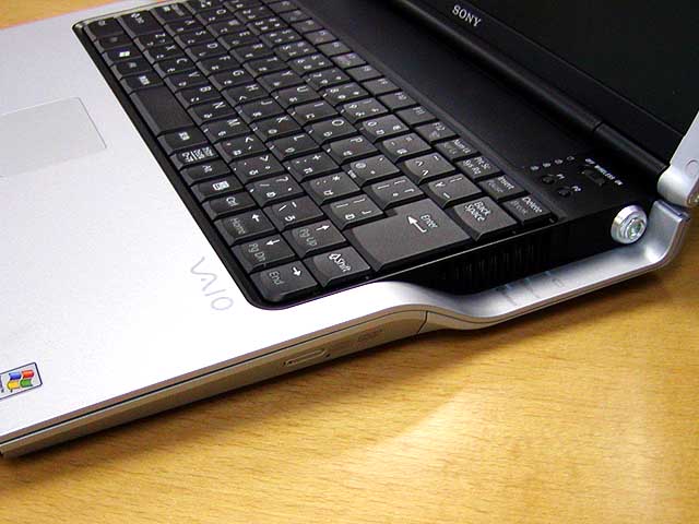 ソニー、Pentium M搭載の新モデル「バイオノートZ」