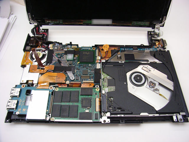 ソニー、VAIO 10周年記念モデル「type T」