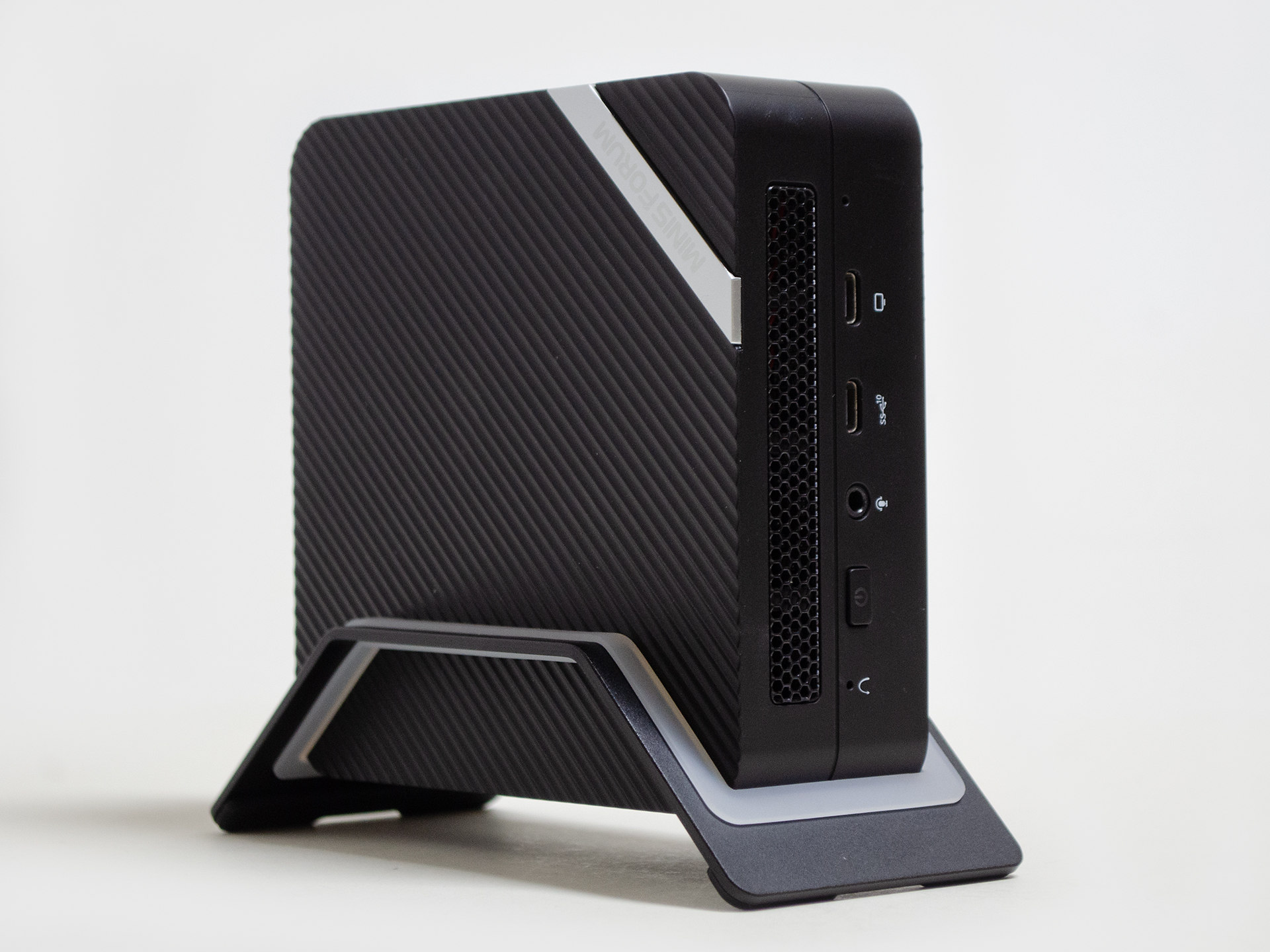 西川和久の不定期コラム】ベアボーンだと約3万円の激安Ryzen 5 5600H