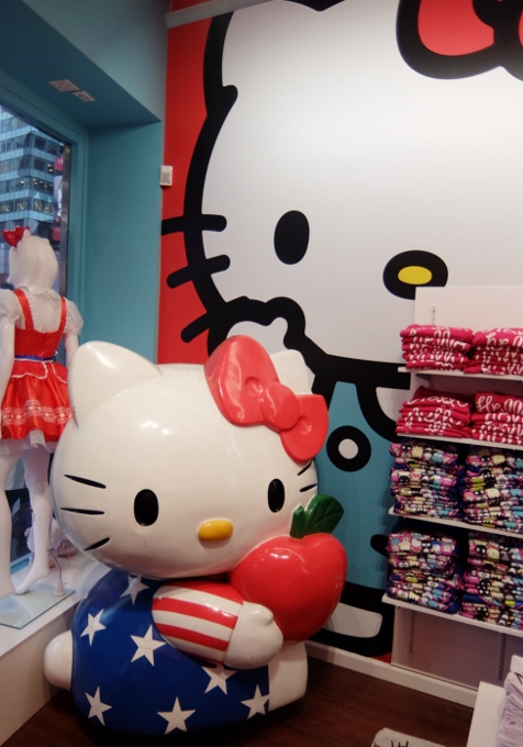 キティちゃんいっぱい、NYにオープン中のサンリオのポップ・アップ