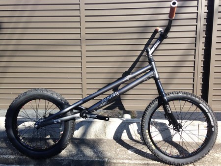 ROCKMAN 完成車 : トライアル自転車 BMX ピスト 自転車 トライアル