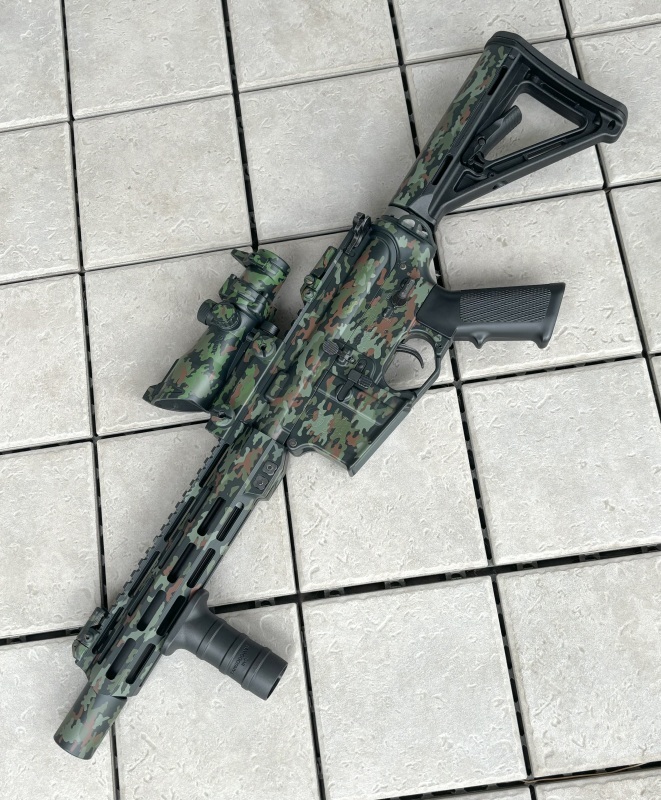 スタンダード電動ガン 東京マルイM4 ダットサイトも缶スプレー塗装