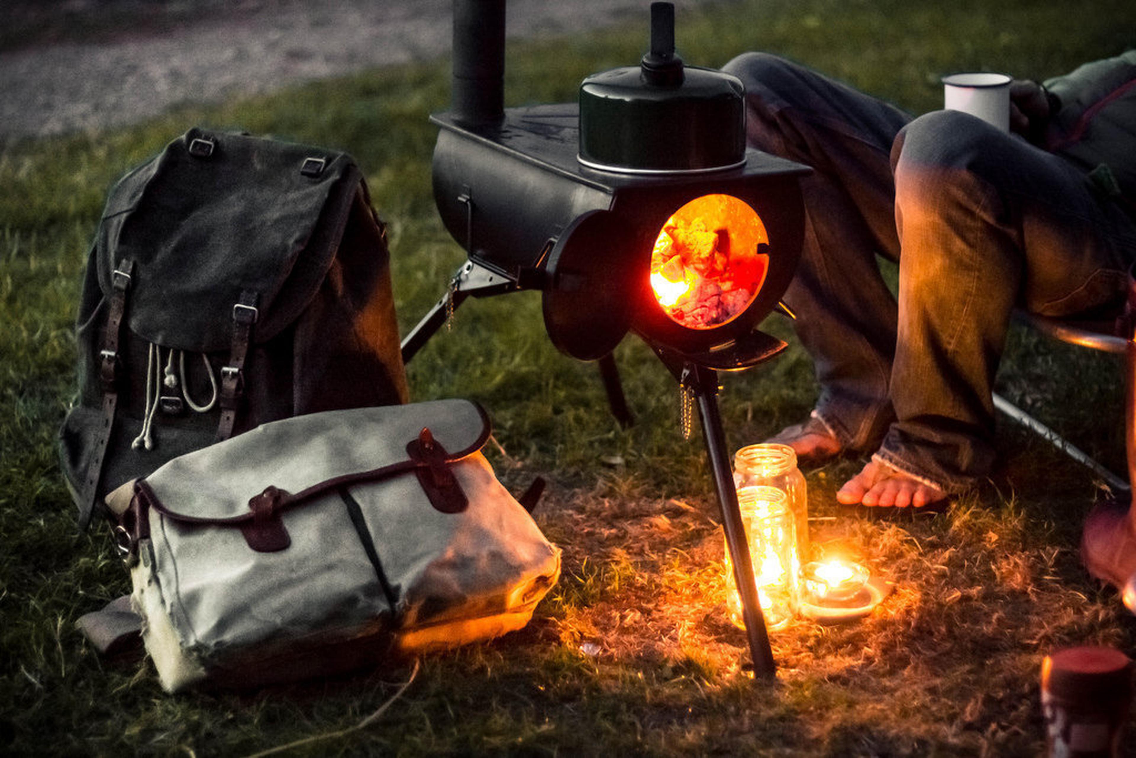アネヴェイのフロンティアストーブで快適に☆冬キャンの相棒にしよう