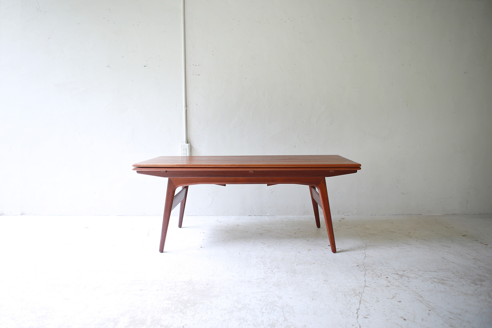 Convertible Elevator Coffee Table for Trioh | phono | 金沢 北欧