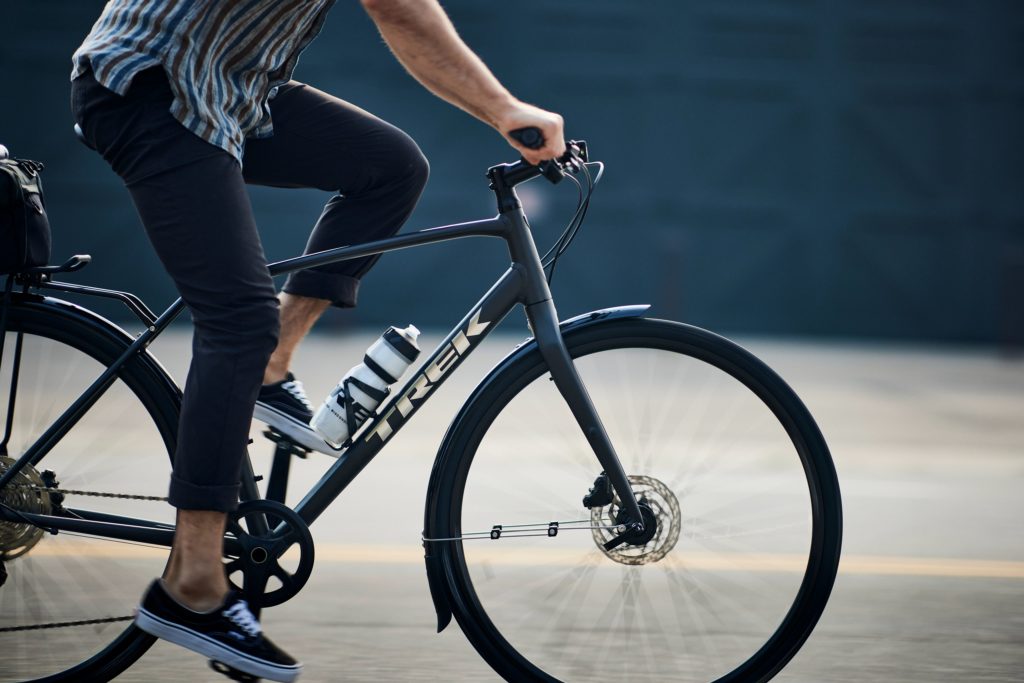 TREK】通学・サイクリングに良コスパ クロスバイクFX2 | トレック