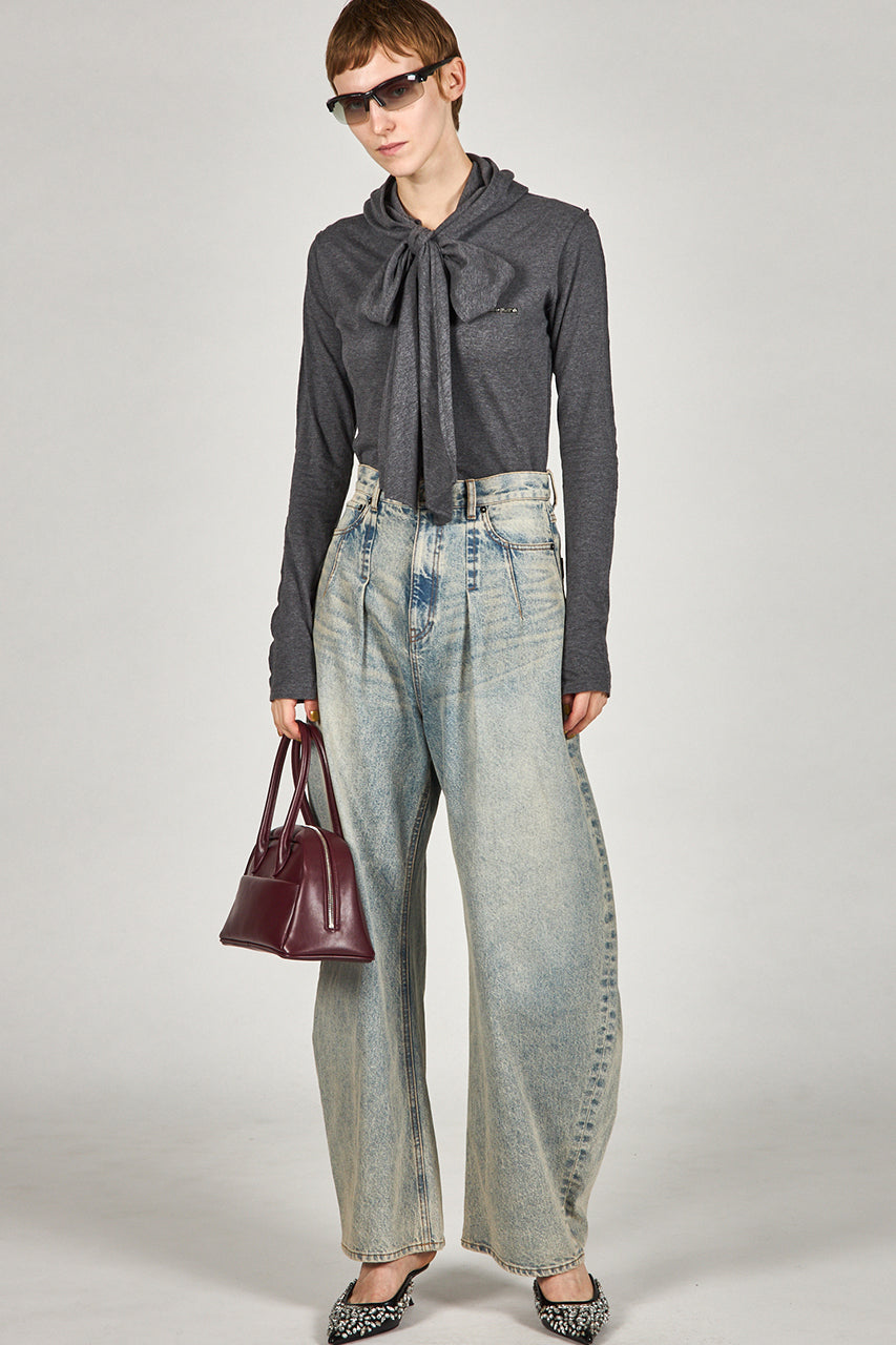 High-waisted Curved Denim - PRE ORDER