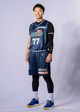 ザムストがプロバスケットボールプレイヤー岡田侑大選手とスポンサー