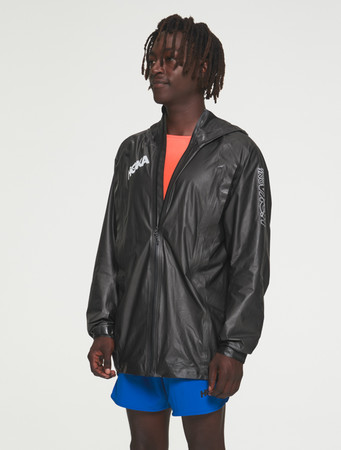 HOKA ONE ONEのパフォーマンスウェアに秋冬の新作が登場！ | Deckers