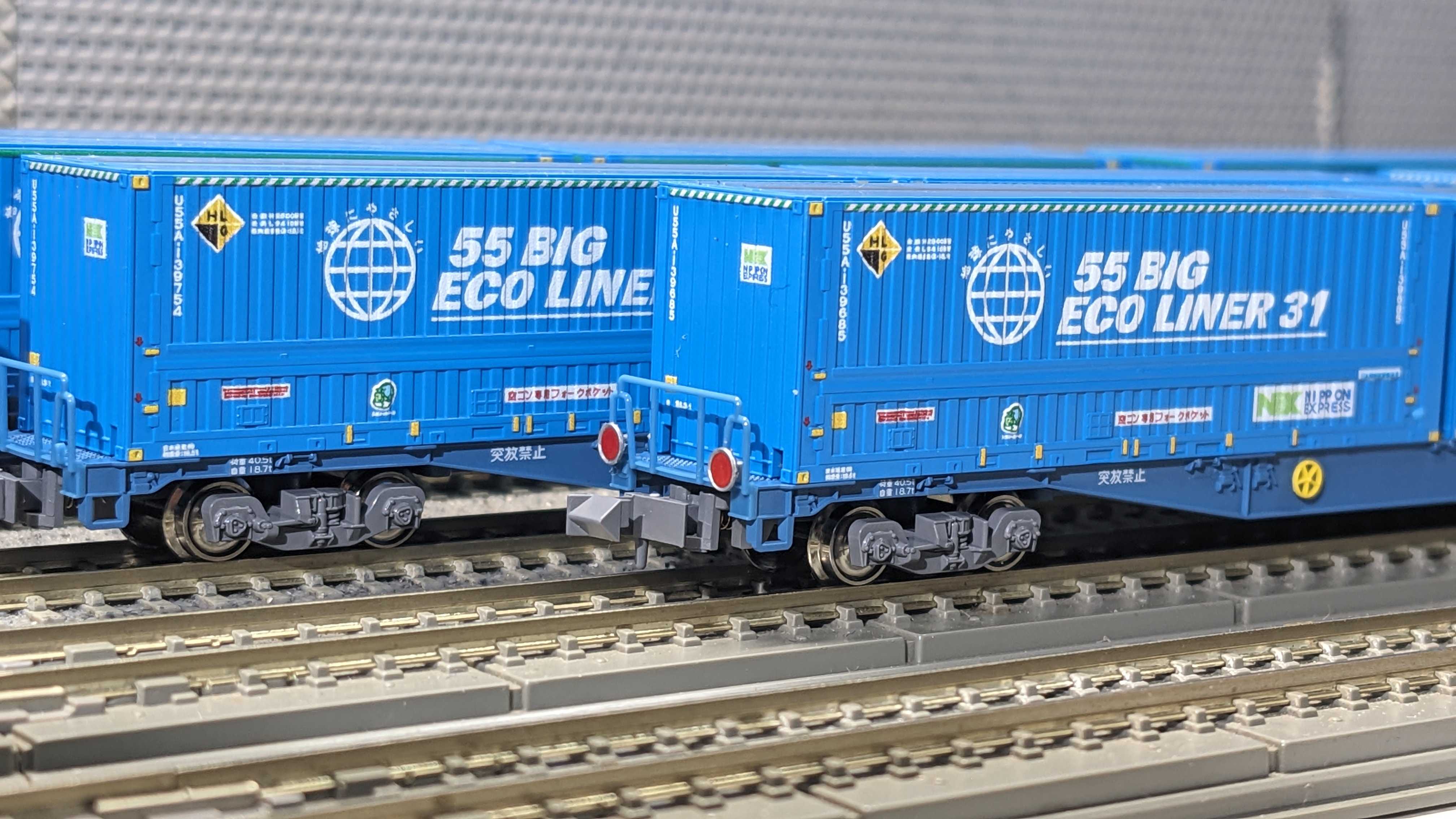 🔴入線 KATO 10-1983 コキ105「ﾄﾖﾀ ﾛﾝｸﾞﾊﾟｽ•ｴｸｽﾌﾟﾚｽ」（ｴｺﾗｲﾅｰ）10両