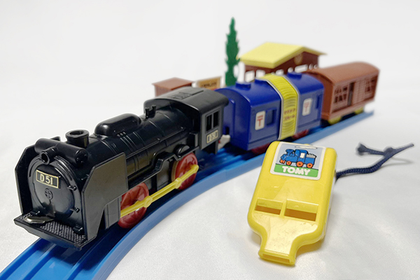 サウンドプラレールの祖先 実はシンプル？「シュッポーD51」の郵便車を