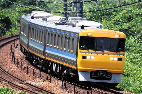 静岡地区の定期診断（検測）でキヤ95系DR2編成「ドクター東海」が熱海