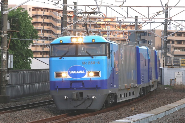 見られないから？ ほかの車両と違うから？ スーパーレールカーゴの魅力