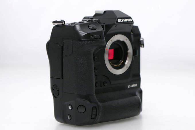 OM-D E-M1X ボディ シャッター回数 約500回以下 N019-2O3 | オリンパス