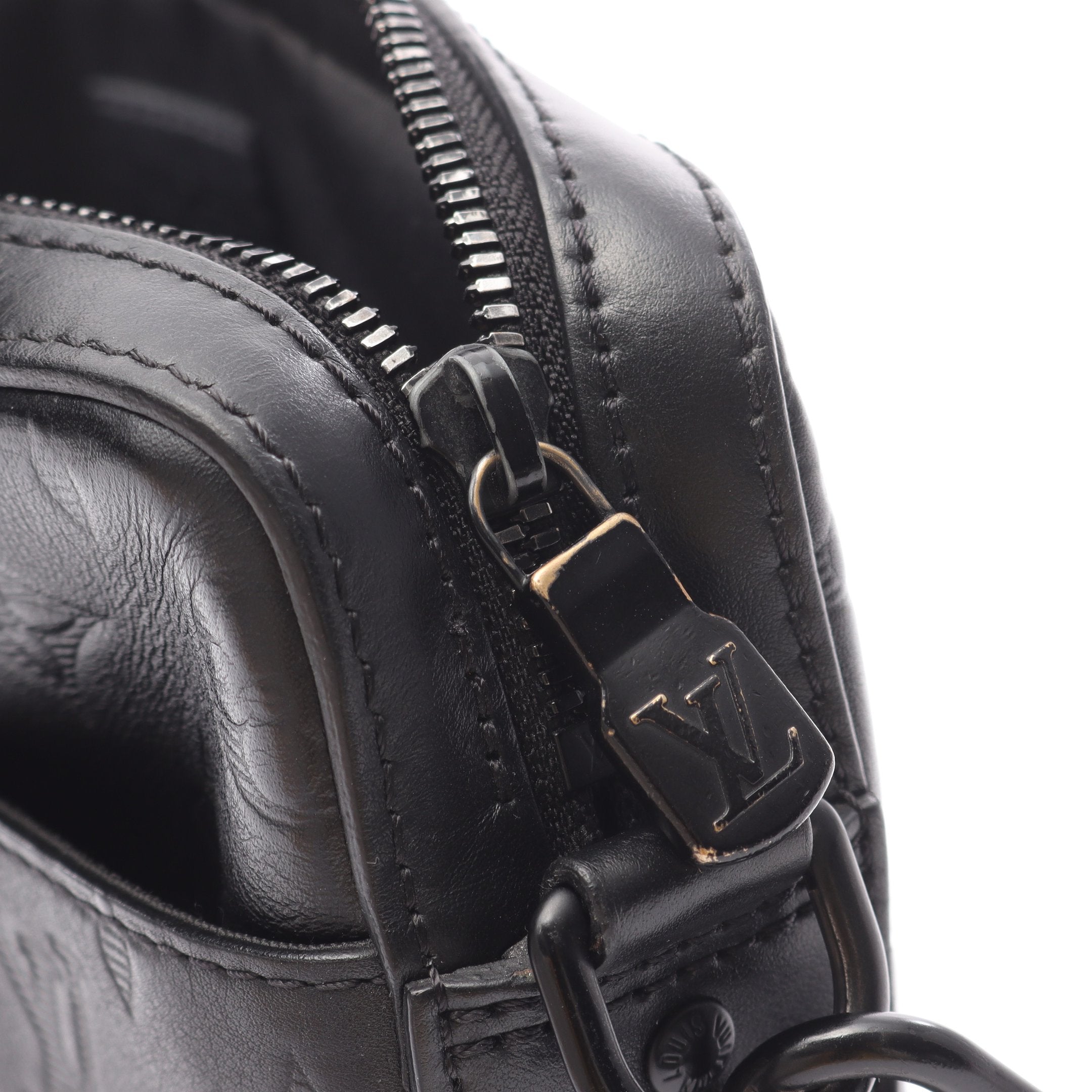 デュオ メッセンジャー モノグラムシャドウ ノワール ショルダーバッグ