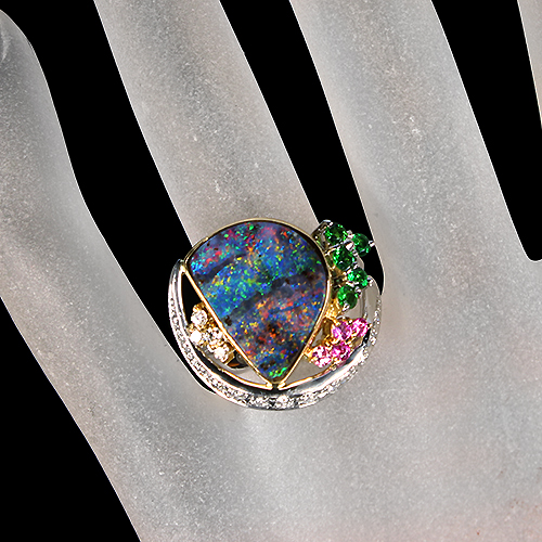 オーストラリア産ボルダーオパール 6.8ct ピンクサファイア グリーン